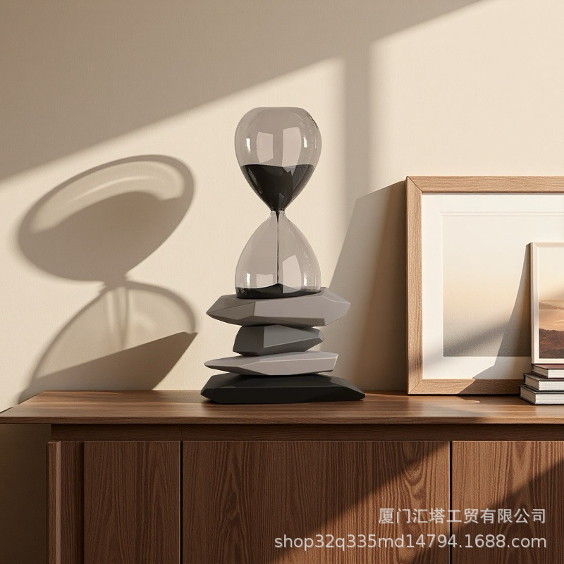 Hourglass ornaments come and g - Home Office Means 评论和价格